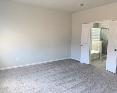 1104 Coulee Dr - Photo Thumbnail 13