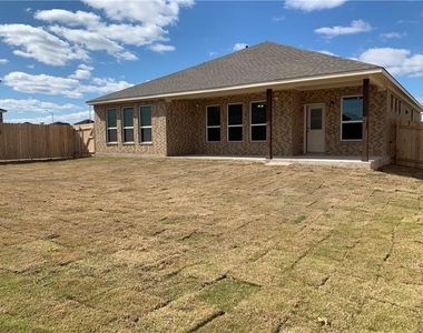 1104 Coulee Dr - Photo Thumbnail 28