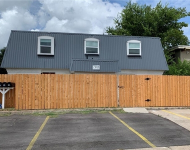 7204 Twin Crest Dr - Photo Thumbnail 5