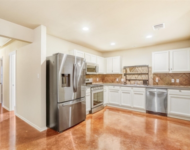 4620 Best Way Ln - Photo Thumbnail 4