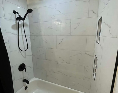 1401 Tetbury Ln - Photo Thumbnail 18