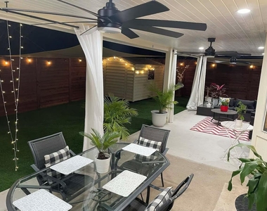 1401 Tetbury Ln - Photo Thumbnail 23