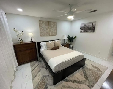 1401 Tetbury Ln - Photo Thumbnail 14