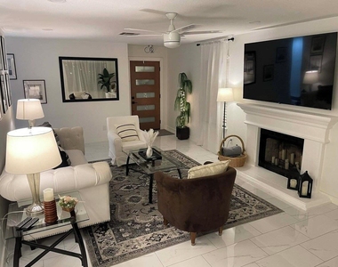 1401 Tetbury Ln - Photo Thumbnail 2