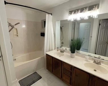 1401 Tetbury Ln - Photo Thumbnail 12