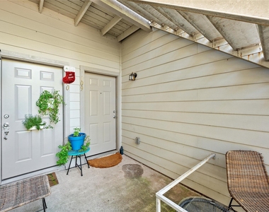 3839 Dry Creek Dr - Photo Thumbnail 2
