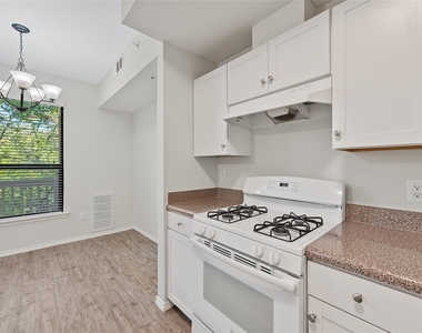 3839 Dry Creek Dr - Photo Thumbnail 11
