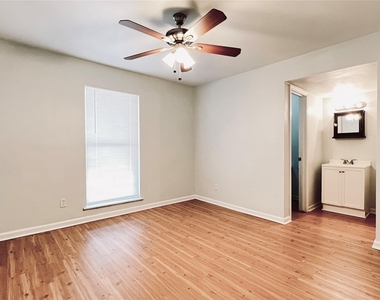 2301 Ohlen Rd - Photo Thumbnail 5