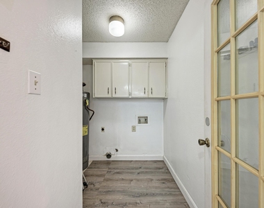 7917 Parliament Pl - Photo Thumbnail 27