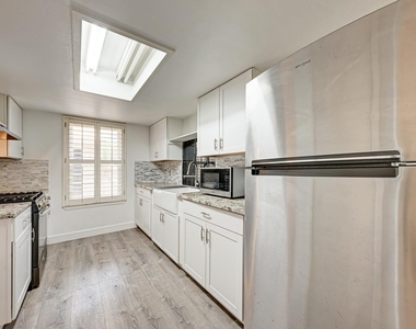 7917 Parliament Pl - Photo Thumbnail 12