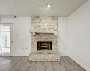7917 Parliament Pl - Photo Thumbnail 11
