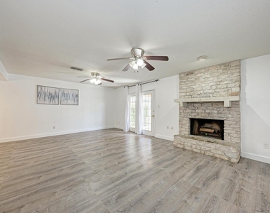 7917 Parliament Pl - Photo Thumbnail 10