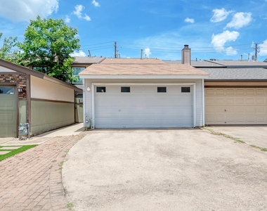 7917 Parliament Pl - Photo Thumbnail 2