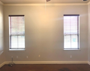 5315 Duval St - Photo Thumbnail 3