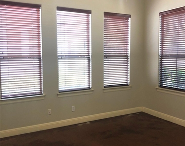 5315 Duval St - Photo Thumbnail 2