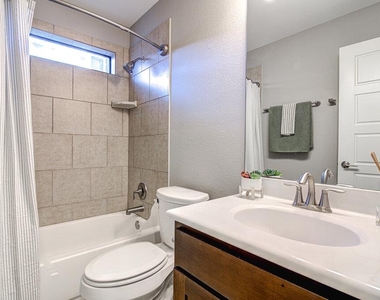 1409 Lorraine Loop - Photo Thumbnail 17
