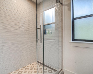 1409 Lorraine Loop - Photo Thumbnail 21