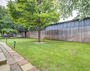 1409 Lorraine Loop - Photo Thumbnail 25