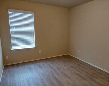 1556 Birmingham Dr Dr - Photo Thumbnail 16