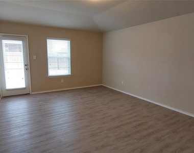 1556 Birmingham Dr Dr - Photo Thumbnail 9