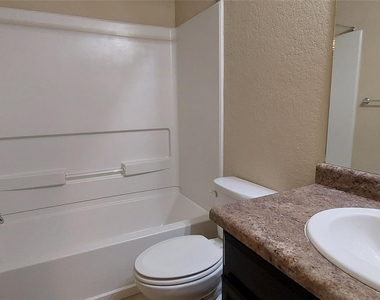 1556 Birmingham Dr Dr - Photo Thumbnail 11