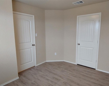 1556 Birmingham Dr Dr - Photo Thumbnail 4