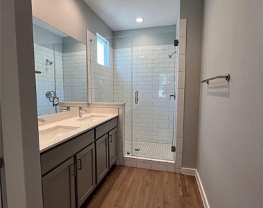 11600 Pastini Cir - Photo Thumbnail 18