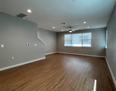 11600 Pastini Cir - Photo Thumbnail 10