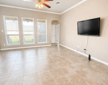 187 Chering Dr - Photo Thumbnail 3