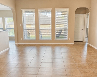 187 Chering Dr - Photo Thumbnail 2