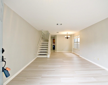 13329 Black Canyon Dr - Photo Thumbnail 2