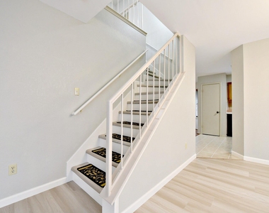 13329 Black Canyon Dr - Photo Thumbnail 8