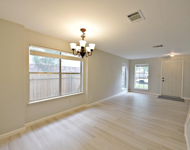 13329 Black Canyon Dr - Photo Thumbnail 3
