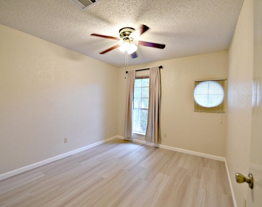 13329 Black Canyon Dr - Photo Thumbnail 16