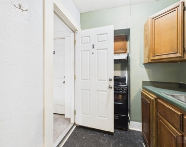 3006 Duval St - Photo Thumbnail 2