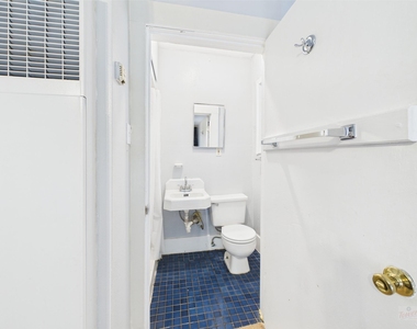 3006 Duval St - Photo Thumbnail 7