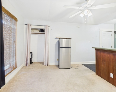 3006 Duval St - Photo Thumbnail 5