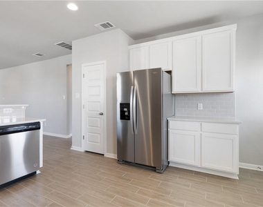 100 Drifter Ln - Photo Thumbnail 11