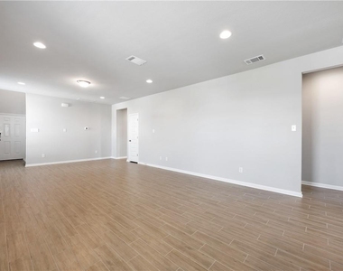 100 Drifter Ln - Photo Thumbnail 6
