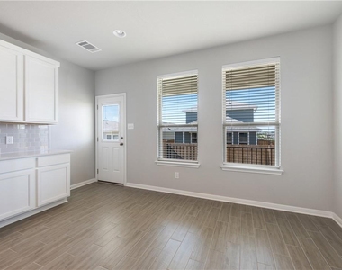 100 Drifter Ln - Photo Thumbnail 12