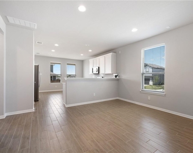 100 Drifter Ln - Photo Thumbnail 7