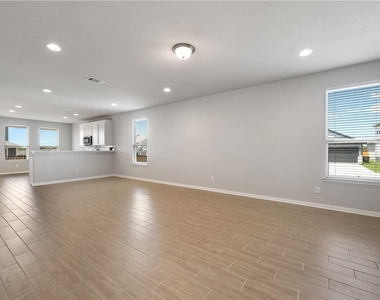 100 Drifter Ln - Photo Thumbnail 5