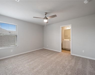 100 Drifter Ln - Photo Thumbnail 23