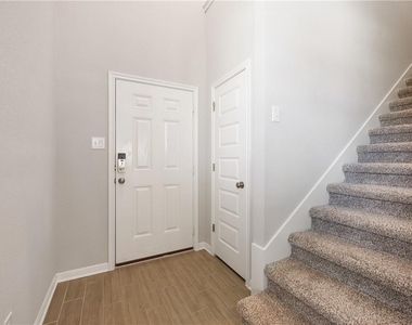 100 Drifter Ln - Photo Thumbnail 3