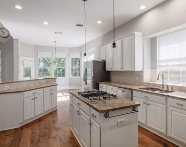5512 Ballenton Ln - Photo Thumbnail 8