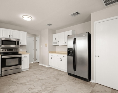 219 Brown St - Photo Thumbnail 7