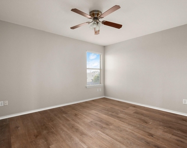 219 Brown St - Photo Thumbnail 16