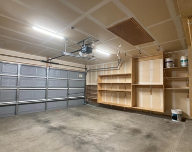 1009 Grey Castle Dr - Photo Thumbnail 28