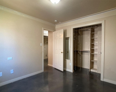 1009 Grey Castle Dr - Photo Thumbnail 16