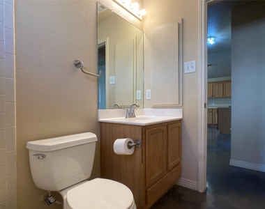 1009 Grey Castle Dr - Photo Thumbnail 18